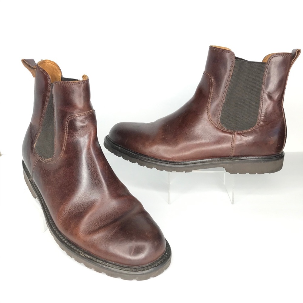 ORVIS Men's Leather Chelsea Boots Vibram Lug Soles